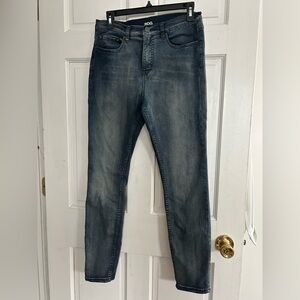 BDG by Urban Outfitters Women’s Dark Wash Skinny Jeans. High Waist. Size 30